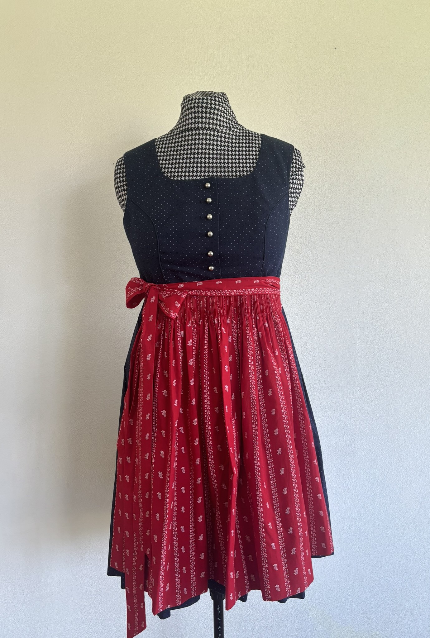 Massgseschneidertes Dirndl